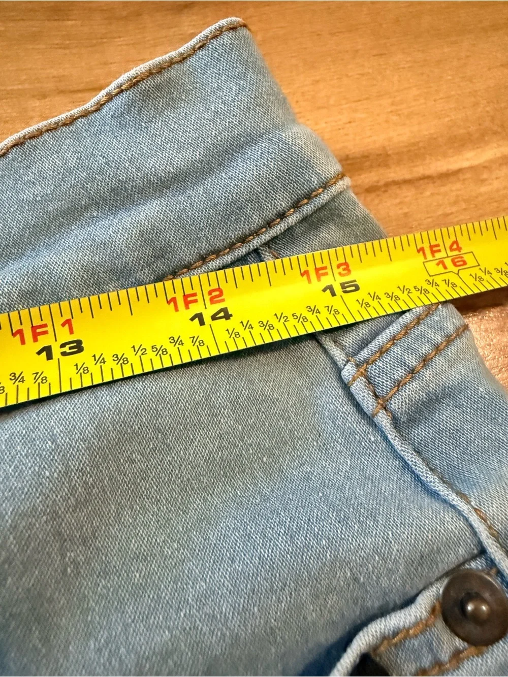 Born Primitive FLEX Stretchy Jort 7” Size Medium Light Wash Athletic Denim Short